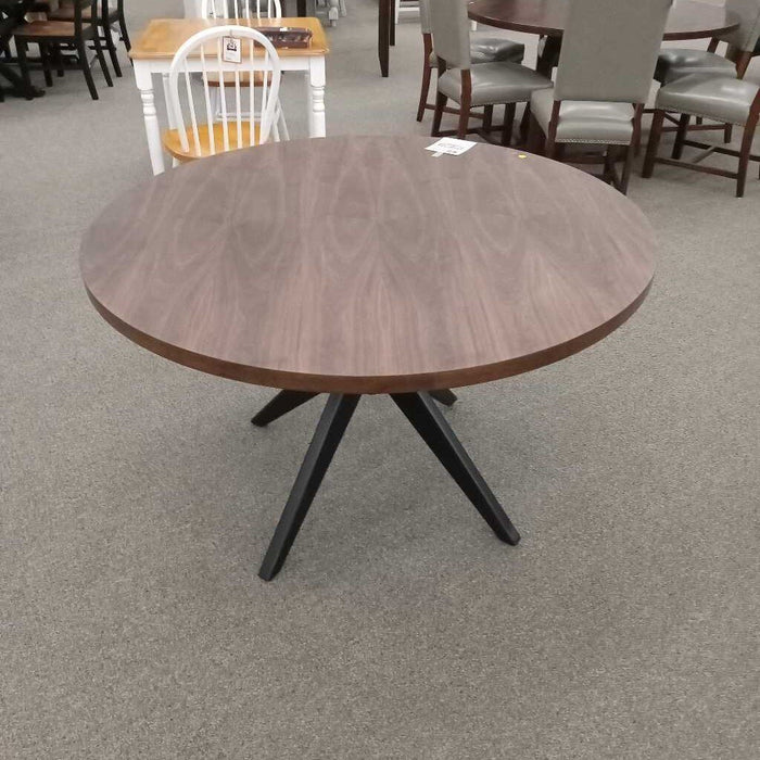 "Hazelton" Round Dining Table