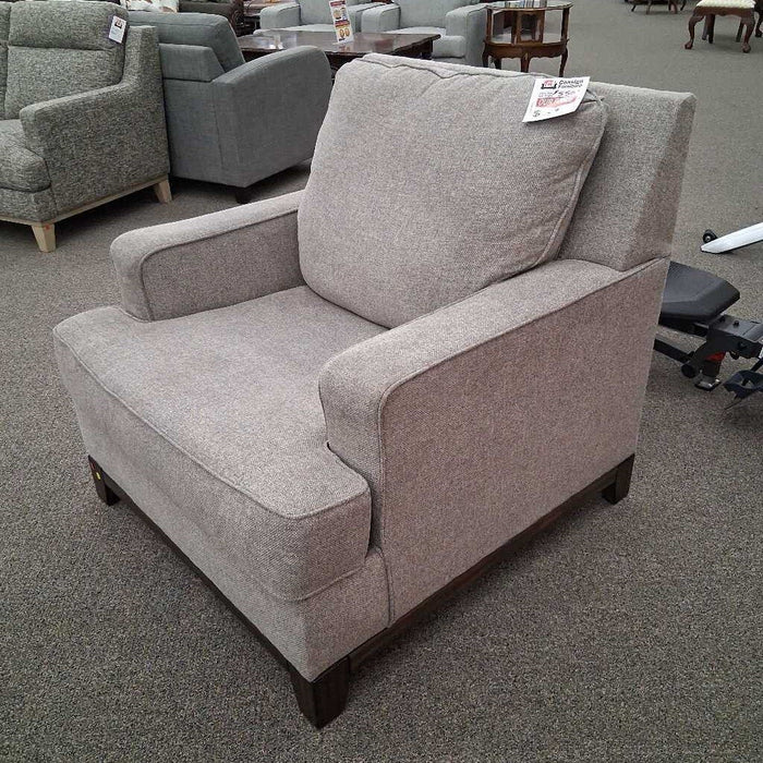 "Kaywood" Gray Fabric Chair
