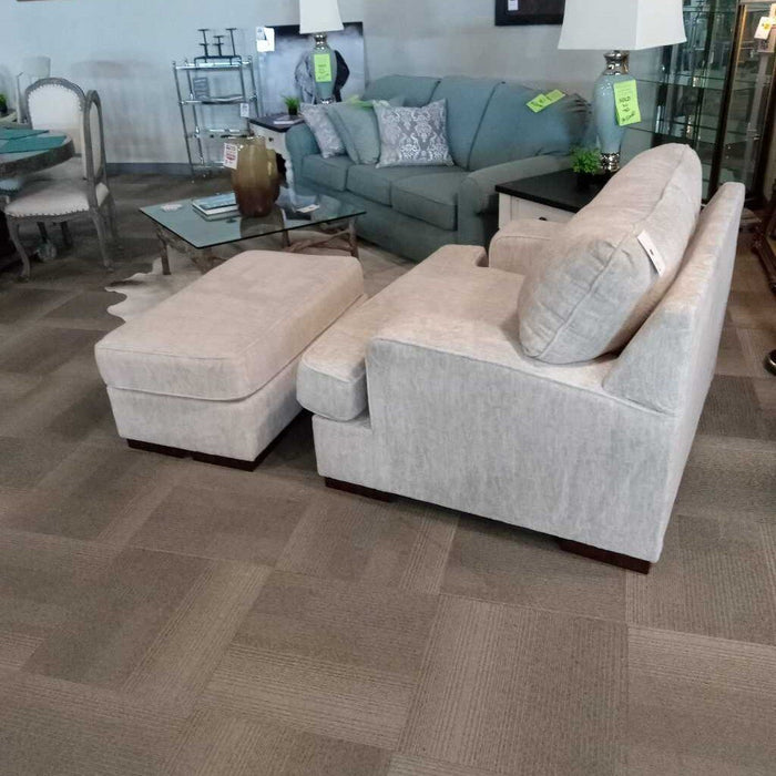 "Alesandra" Oversize Chair w/ Otto