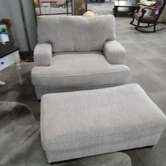 "Alesandra" Oversize Chair w/ Otto