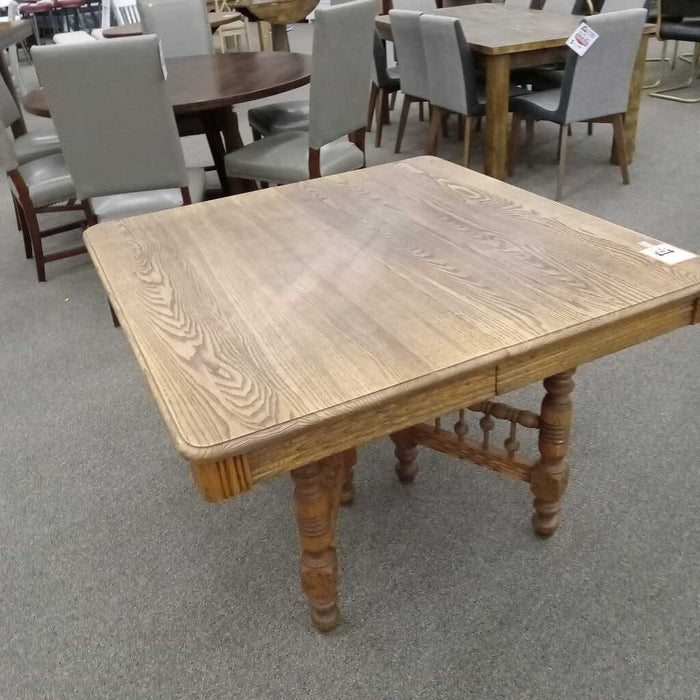 Antique Oak Table w/ 2 Leaves