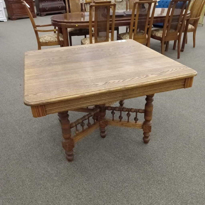Antique Oak Table w/ 2 Leaves