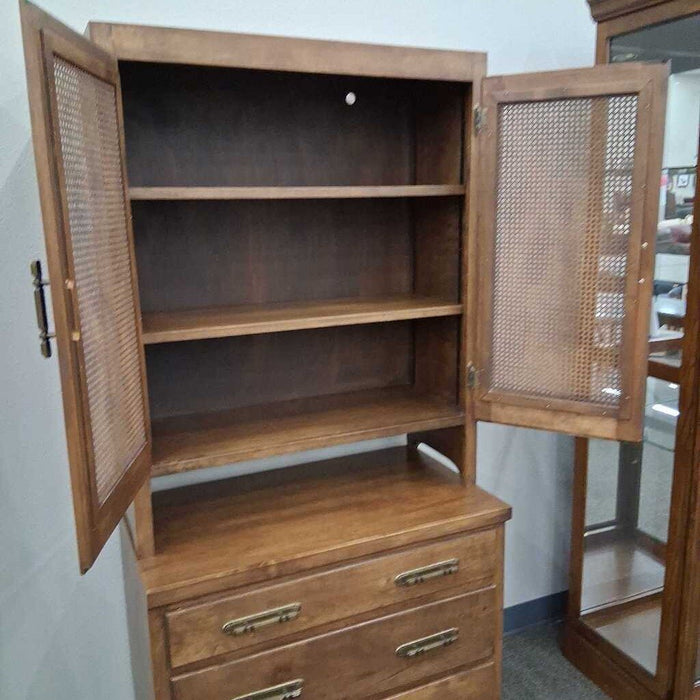 Vintage 3Dwr Chest w/ Hutch