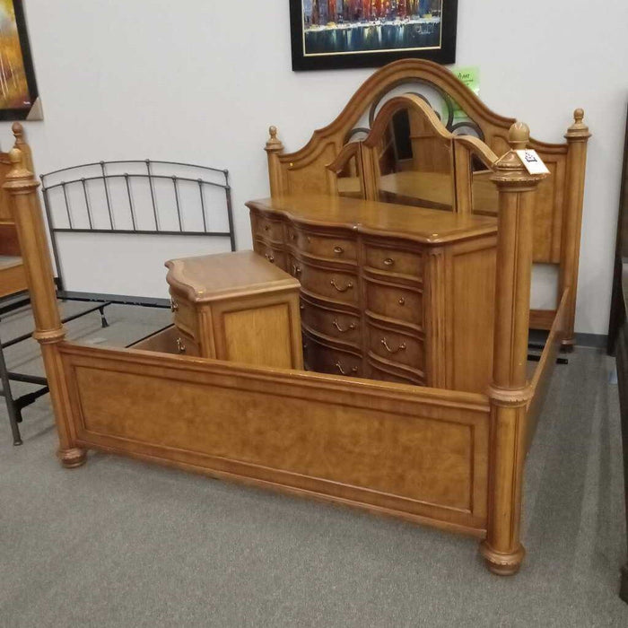 4pc. E.King Bedroom Set