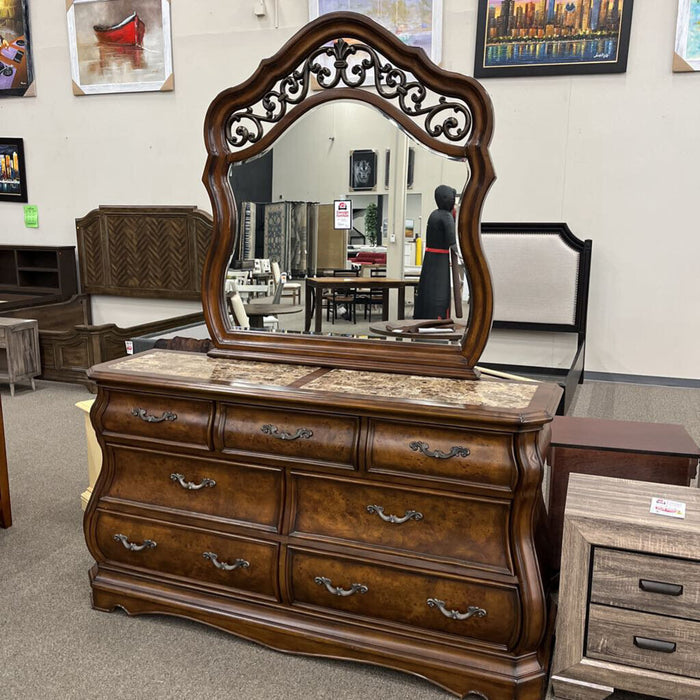 Marble top 7 draw w/ mirror