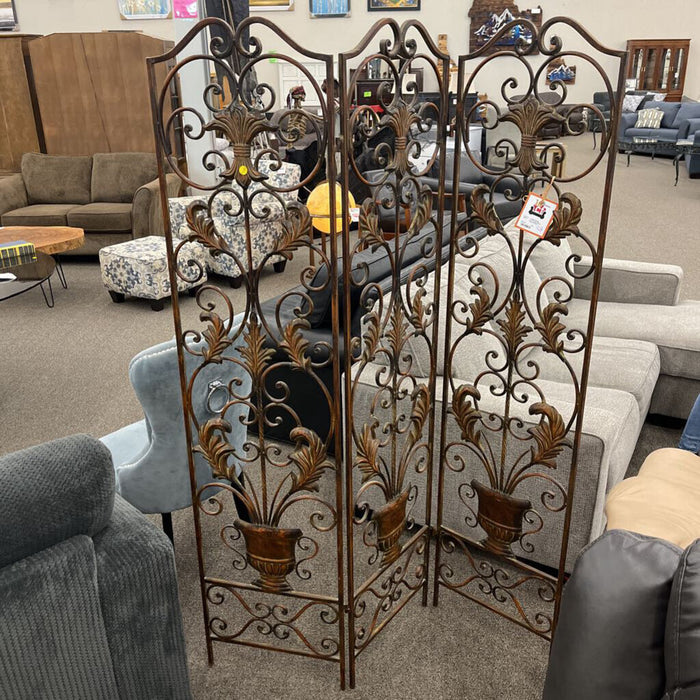 Leaf Design Metal Room Divider