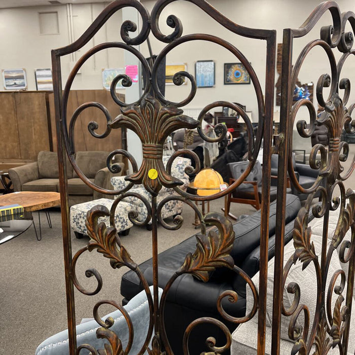 Leaf Design Metal Room Divider