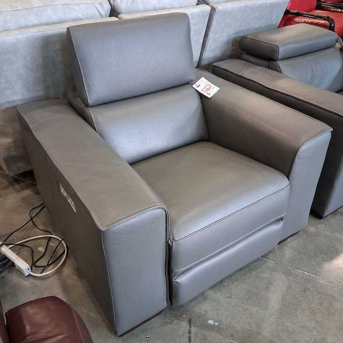 "Lewen" Gray Pwh Recliner