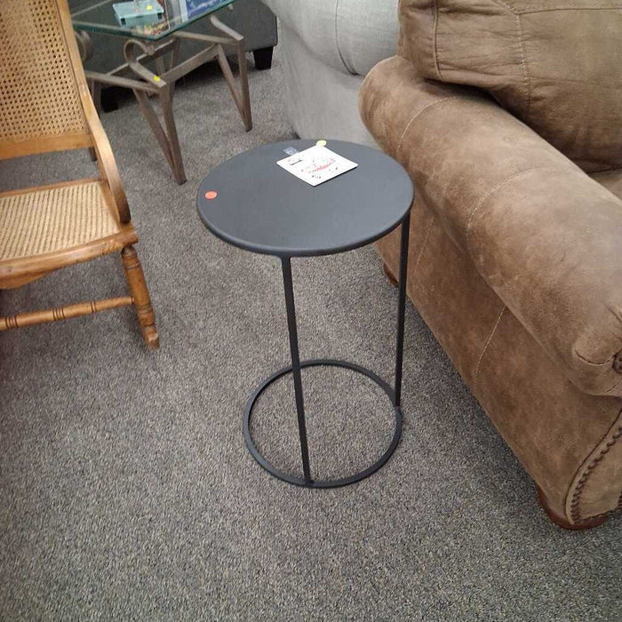 "Duke" Round End Table