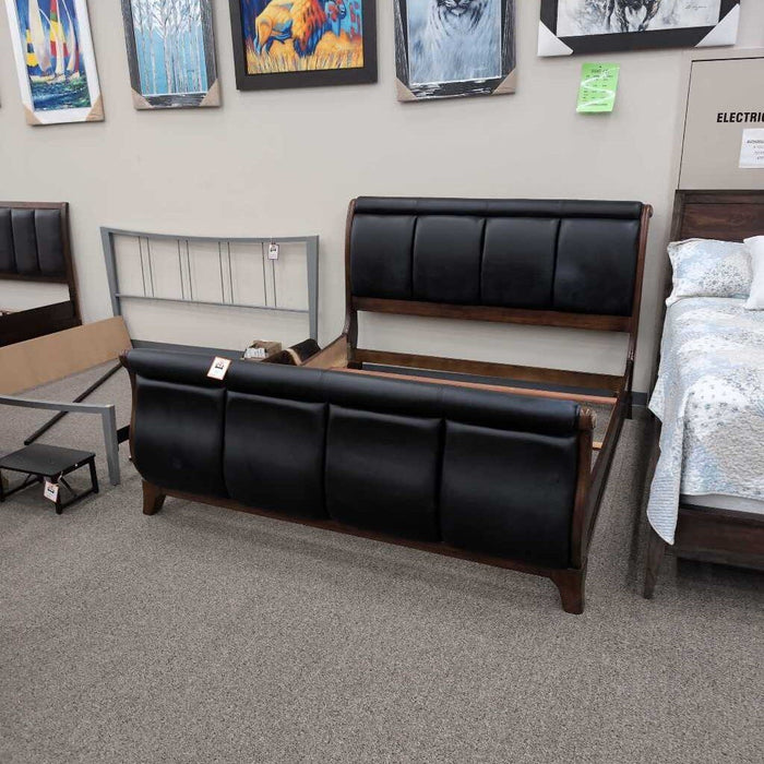 Collezione Europa Black Leather E.King Bed