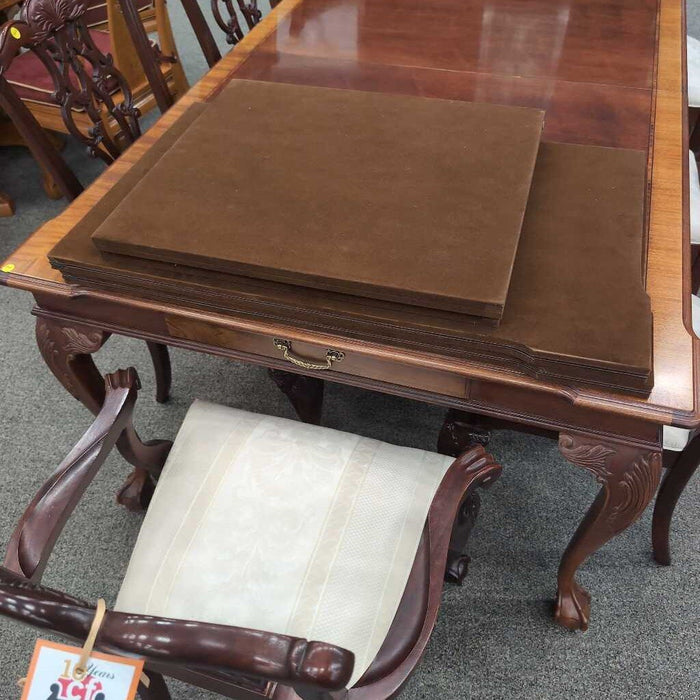 Table w/ 2 Leaves, Pads & 8 Chairs
