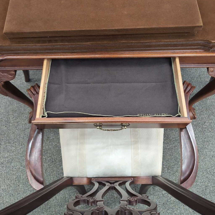 Table w/ 2 Leaves, Pads & 8 Chairs