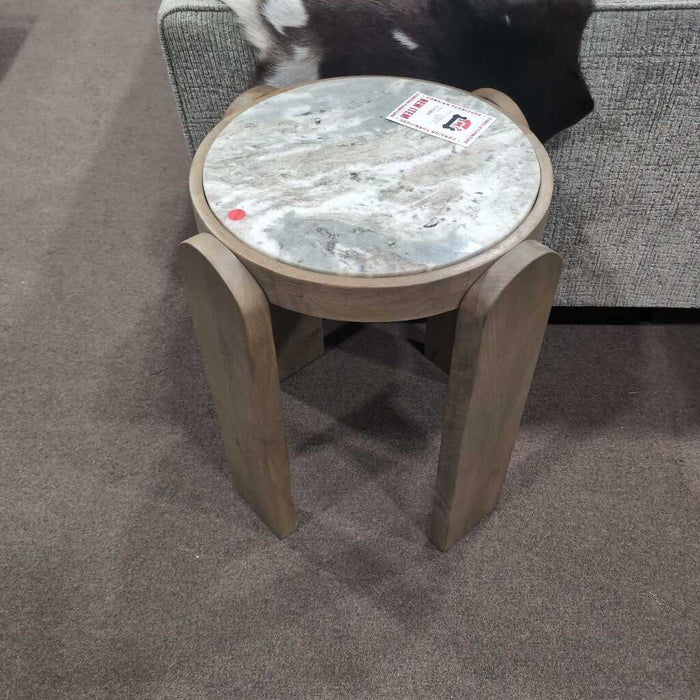 A A4000722 Gavrilley Accent Table