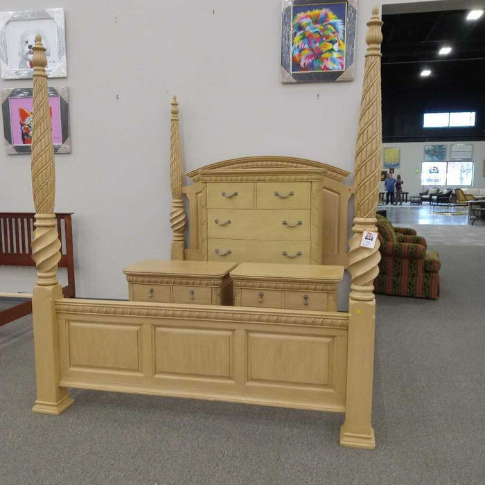 Cream 4pc. E.King Bedroom Set