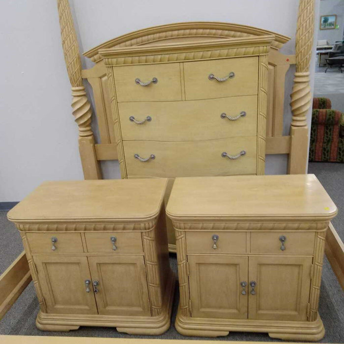 Cream 4pc. E.King Bedroom Set