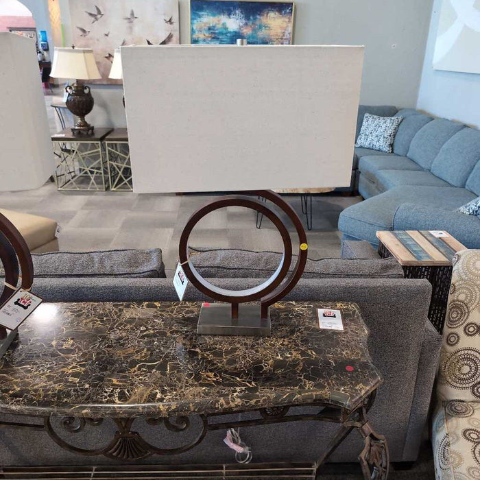 Naveta Circle base Lamp