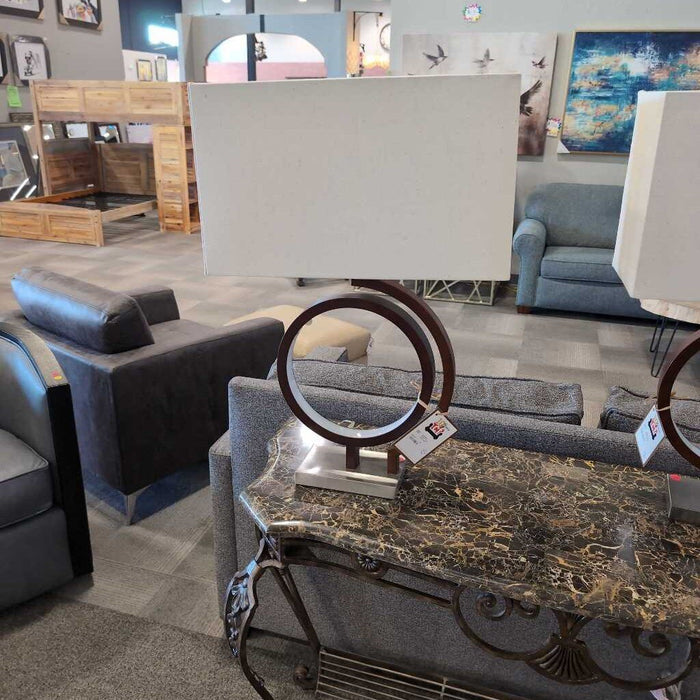 Naveta Circle base Lamp