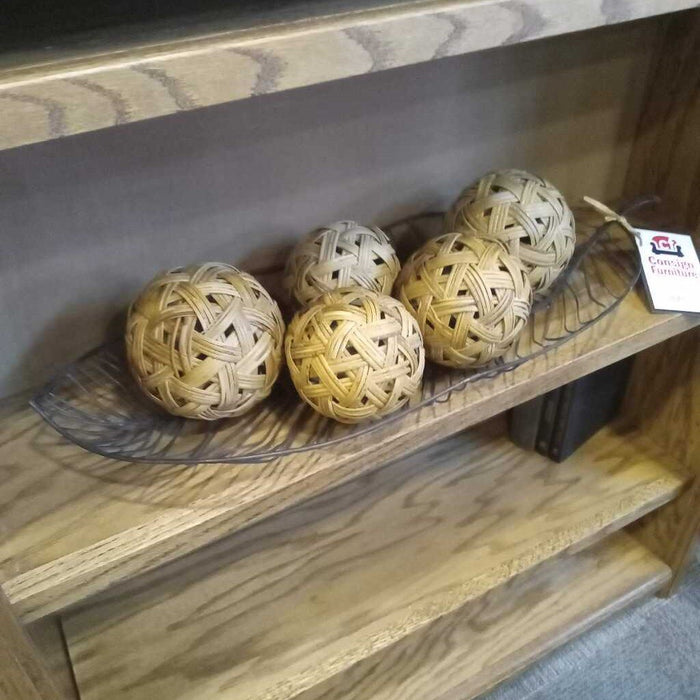 Filigree Leaf w/ Rattan Balls