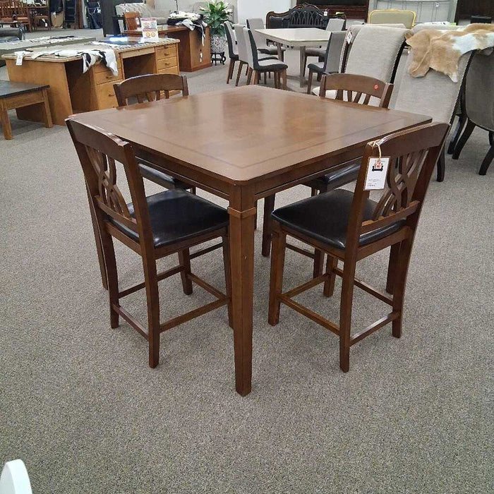 Brown Table w 4 Stools