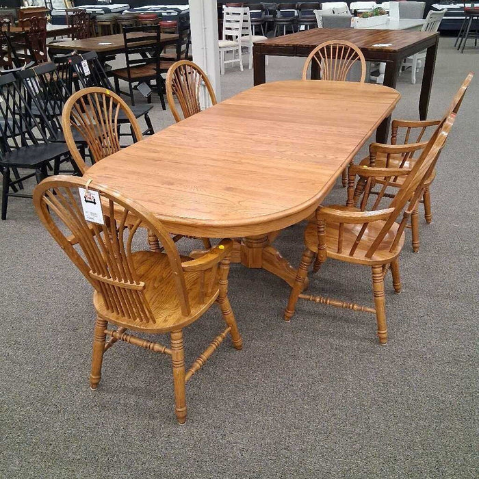 Oak Table w/ 4 Leaves 6 Chairs