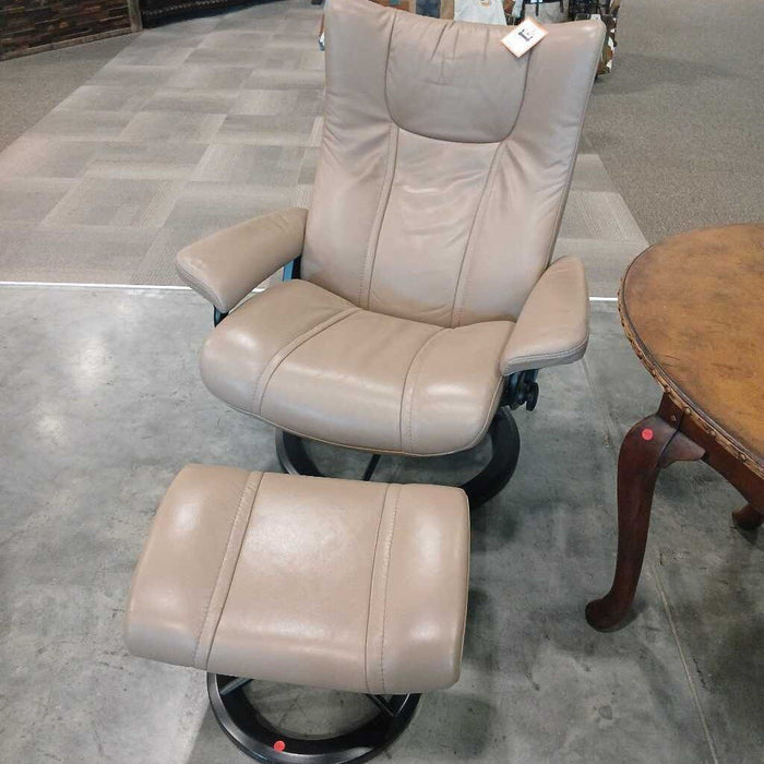 Brown Stressless Chair w/ Ottoman