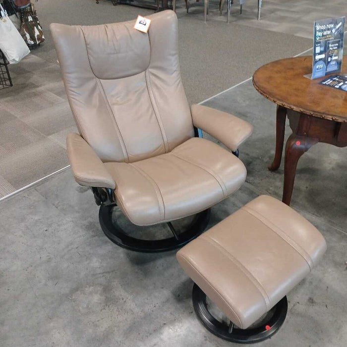 Brown Stressless Chair w/ Ottoman