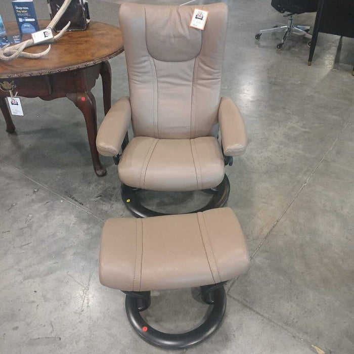 Brown Stressless Chair w/ Ottoman