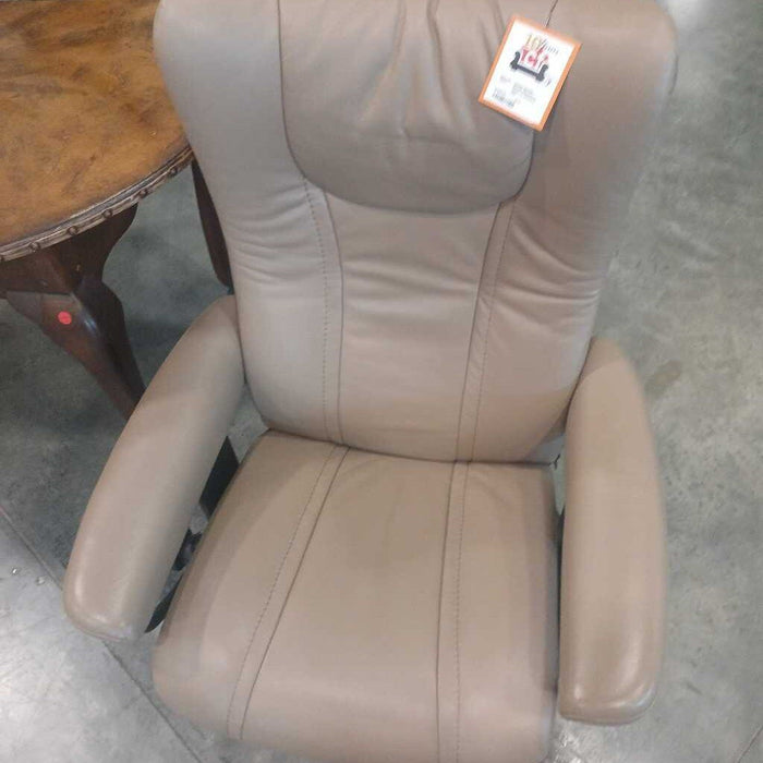 Brown Stressless Chair w/ Ottoman