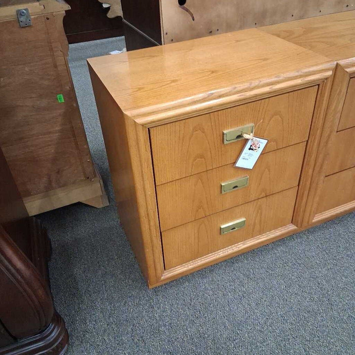 Oak 3 Drawer Nightstand