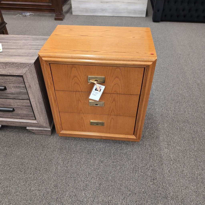 Oak 3 Drawer Nightstand