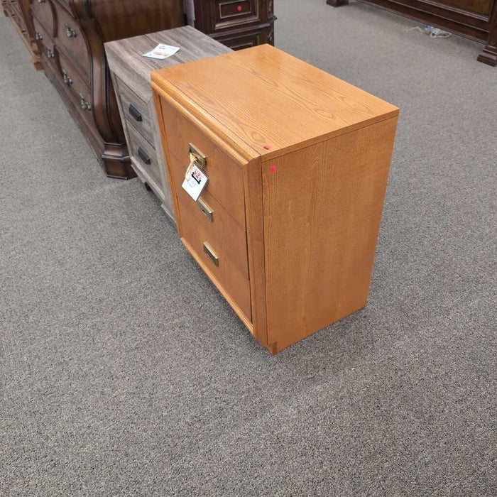 Oak 3 Drawer Nightstand