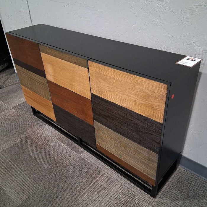 Multi-color 3 Door Buffet