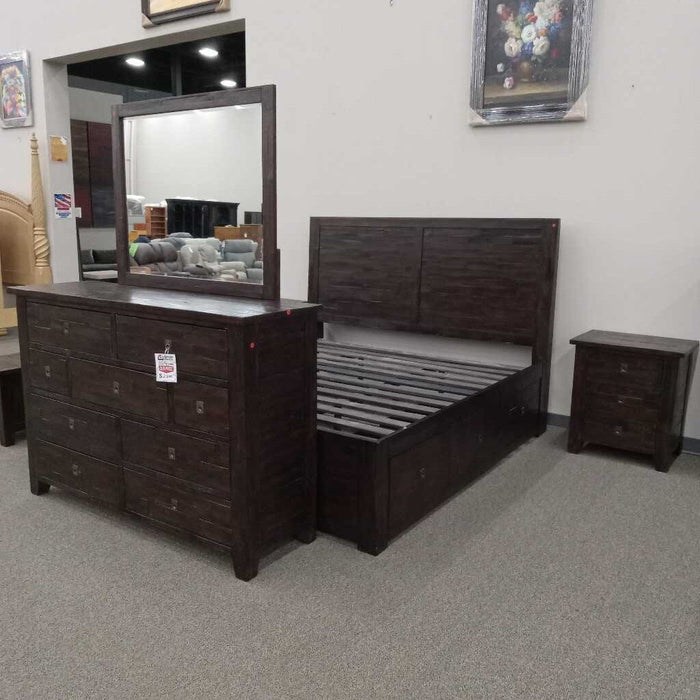 "Kona Grove" 7pc. E.King Capt. Bedroom Set