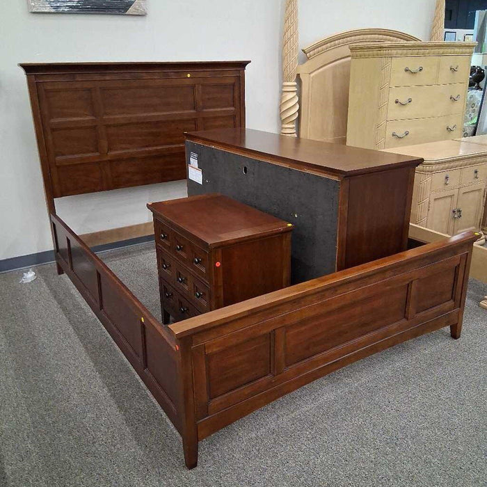 3pc. Queen "Harrison" Bed Set