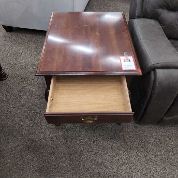 Vintage End Table w/ Drawer