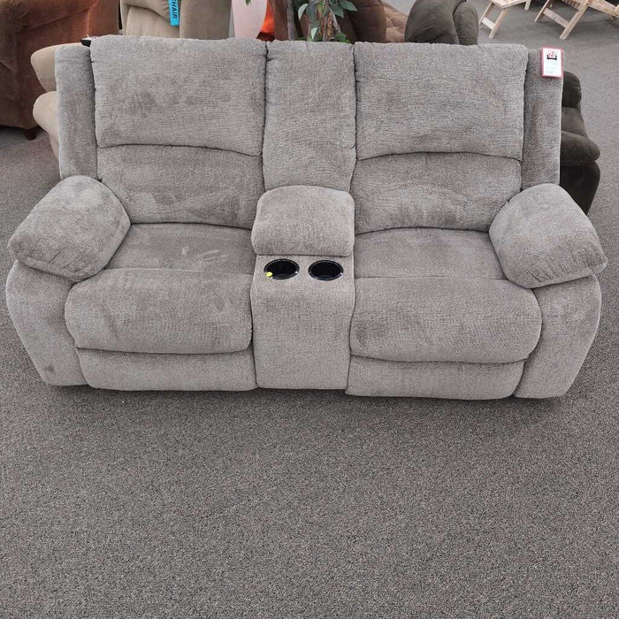 "Draycoll" Gray Pwr Loveseat
