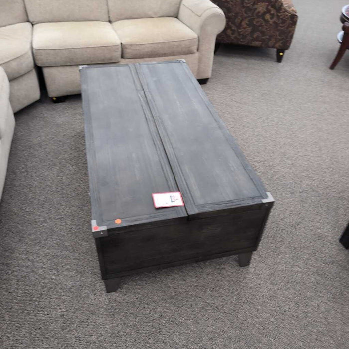 "Todoe" Gray Lift-top Coffee Table