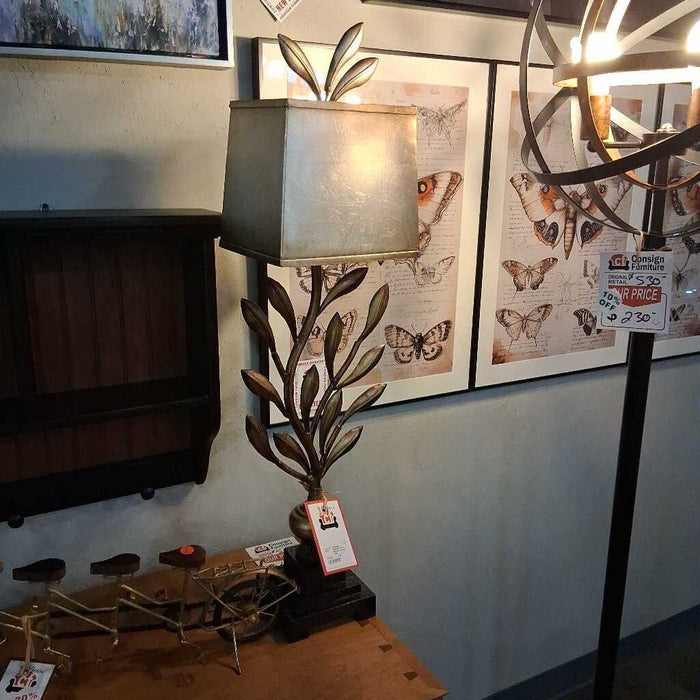 Gold Botanical Design Lamp