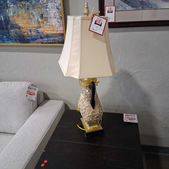 Gold / Ceramic Lamp