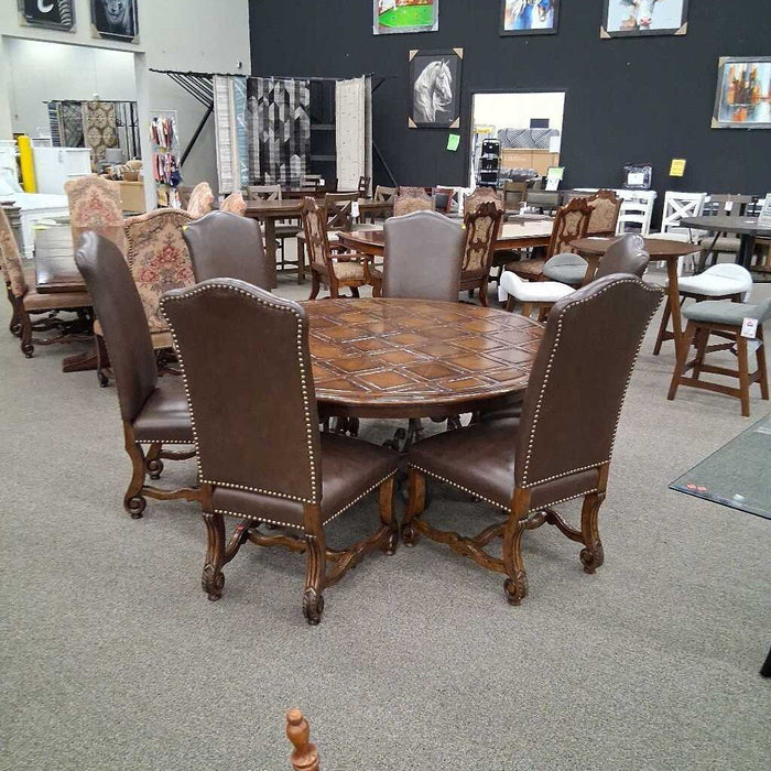 Lg. Round Table w/ 6 Chairs