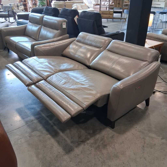 Grey Pwr Loveseat