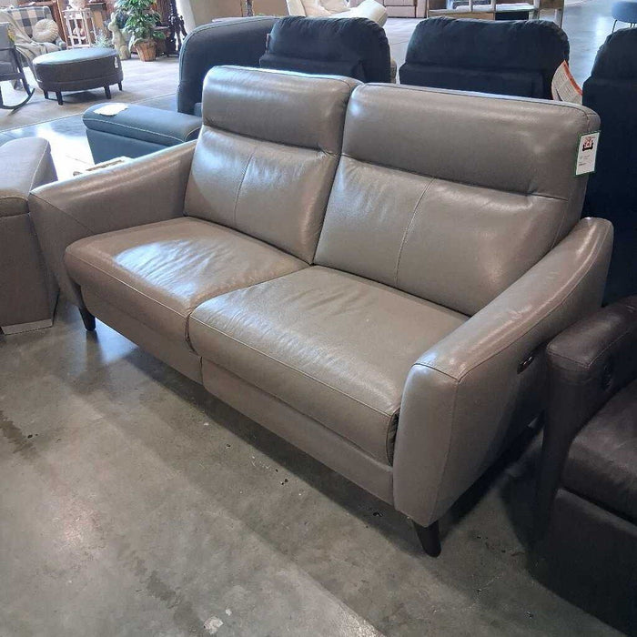 Grey Pwr Loveseat