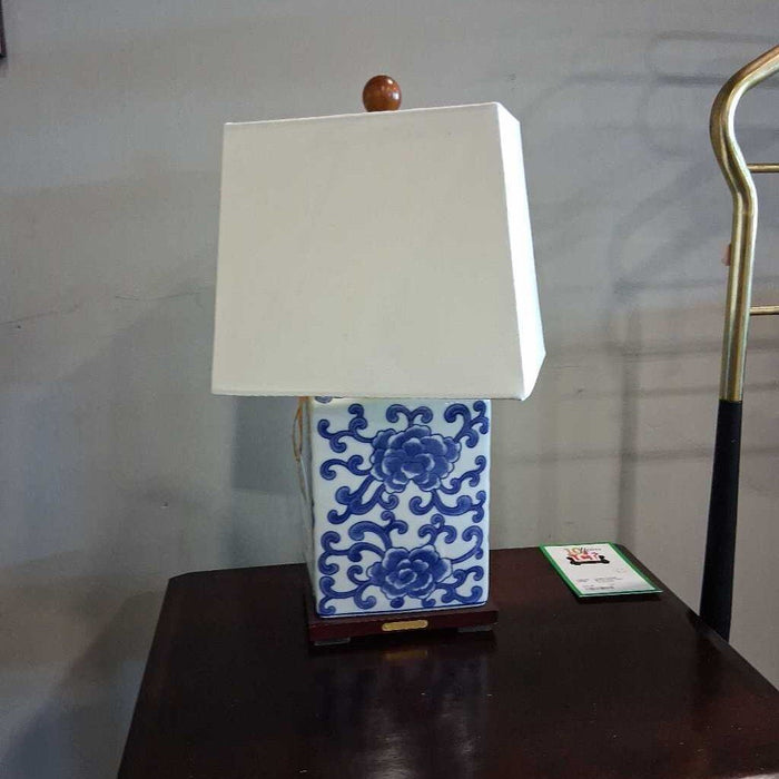 Blue & White Ceramic Lamp