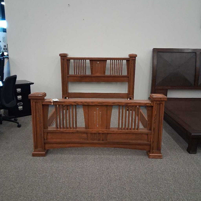 Craftsman Style Qu. Bed w/ Hidden Storage