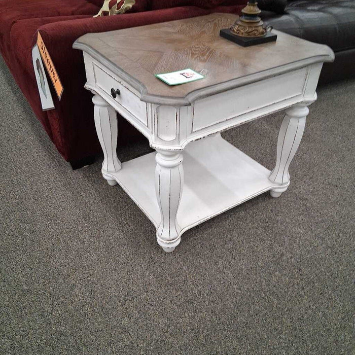 "Magnolia Manor" End Table