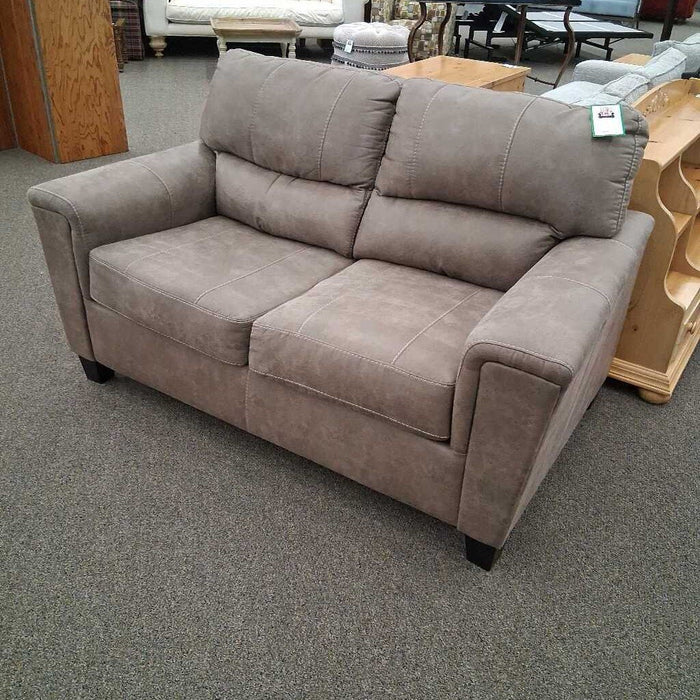 "Navi" Brown Loveseat