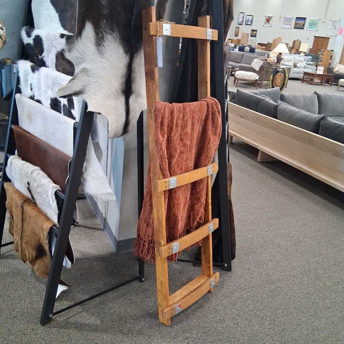 Wine Cask Blanket Ladder
