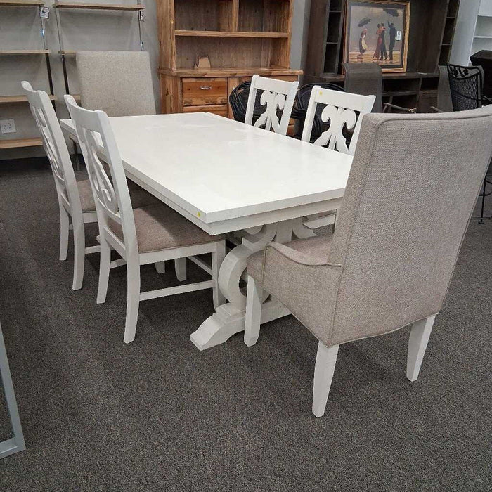White Farm Style Table w/ 2 Leaves & 6 Chairs
