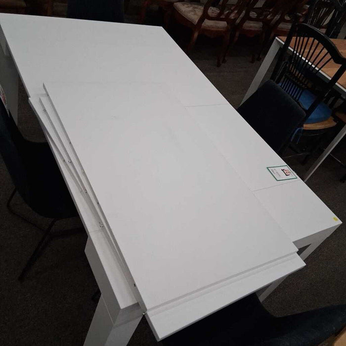 Extendable White Table w/ 5 Leaves