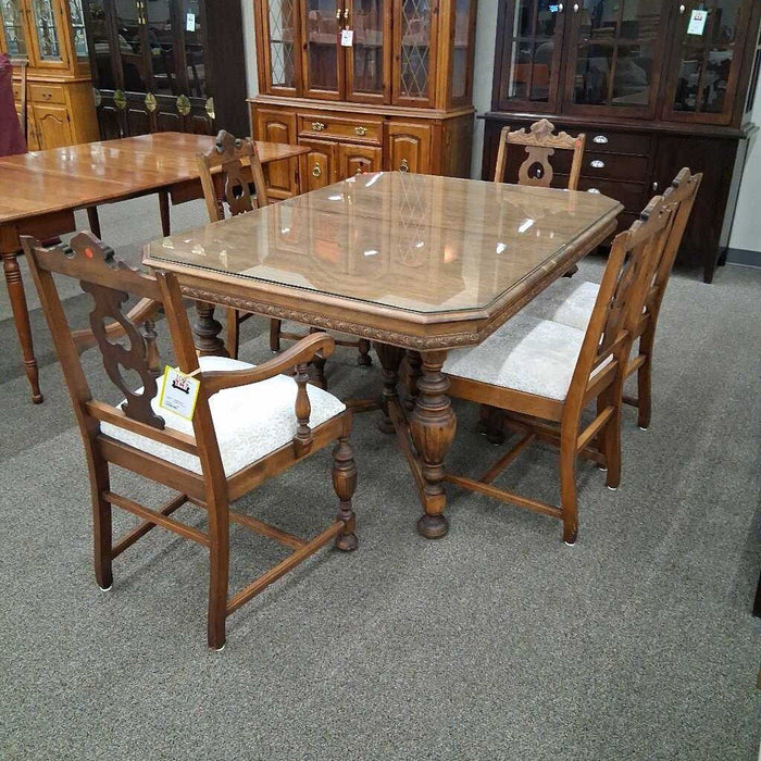 Vintage Oak Table w/ 5 Chairs